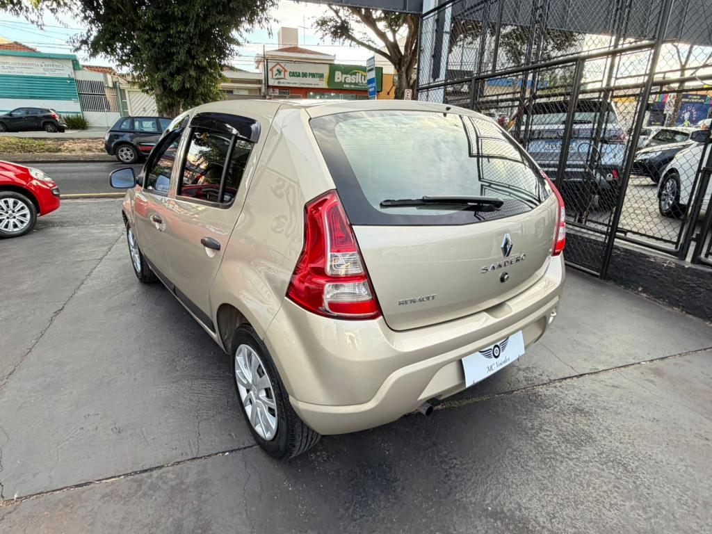 RENAULT Sandero - Foto