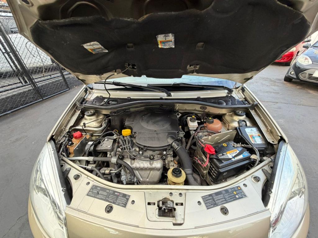 RENAULT Sandero - Foto