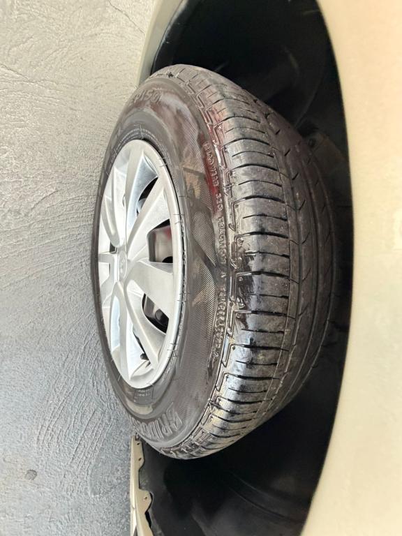 RENAULT Sandero - Foto