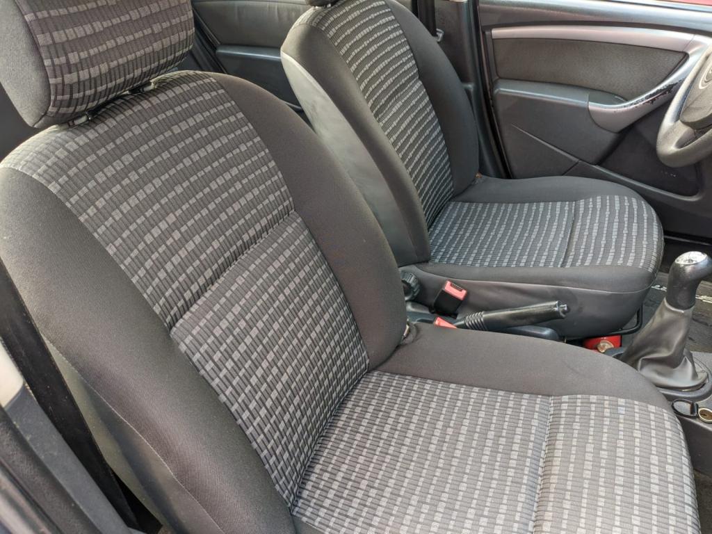 RENAULT Sandero - Foto