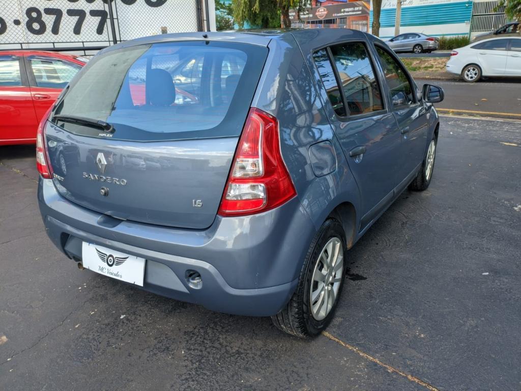 RENAULT Sandero - Foto