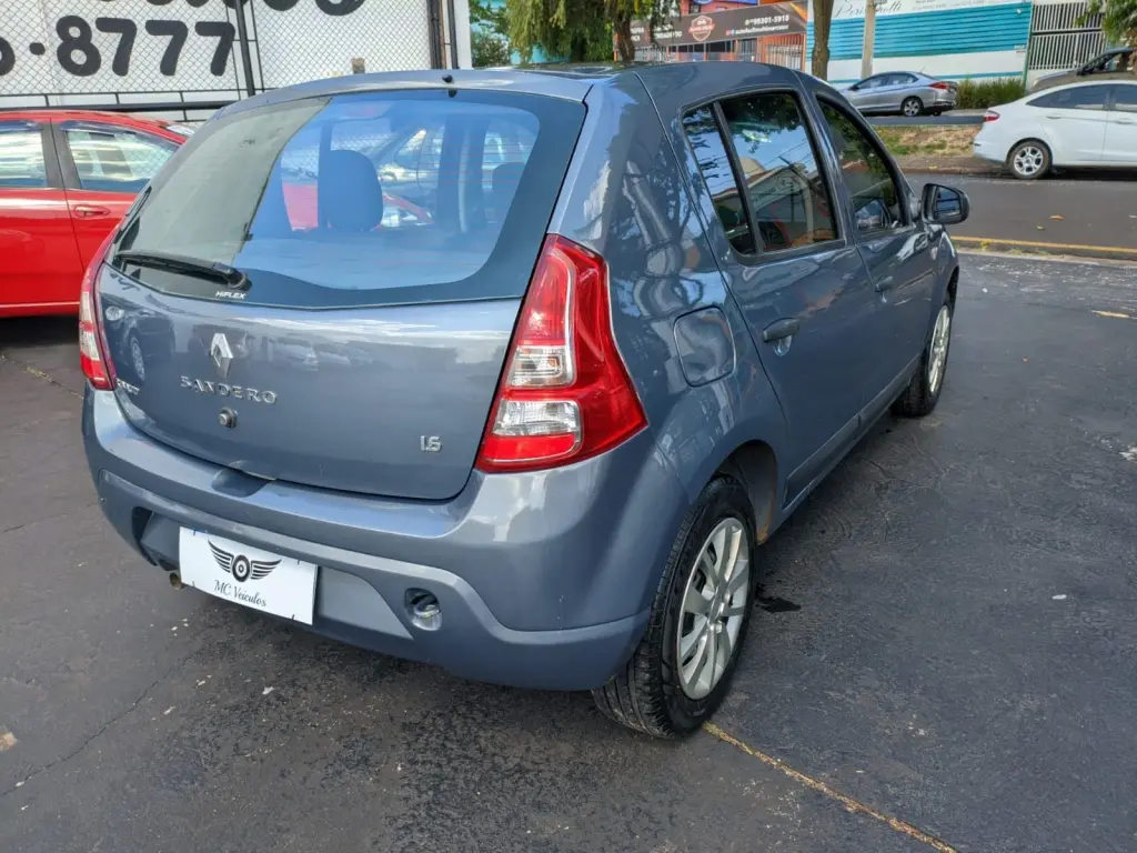 RENAULT Sandero - Foto