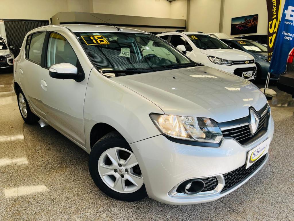 RENAULT Sandero - Foto