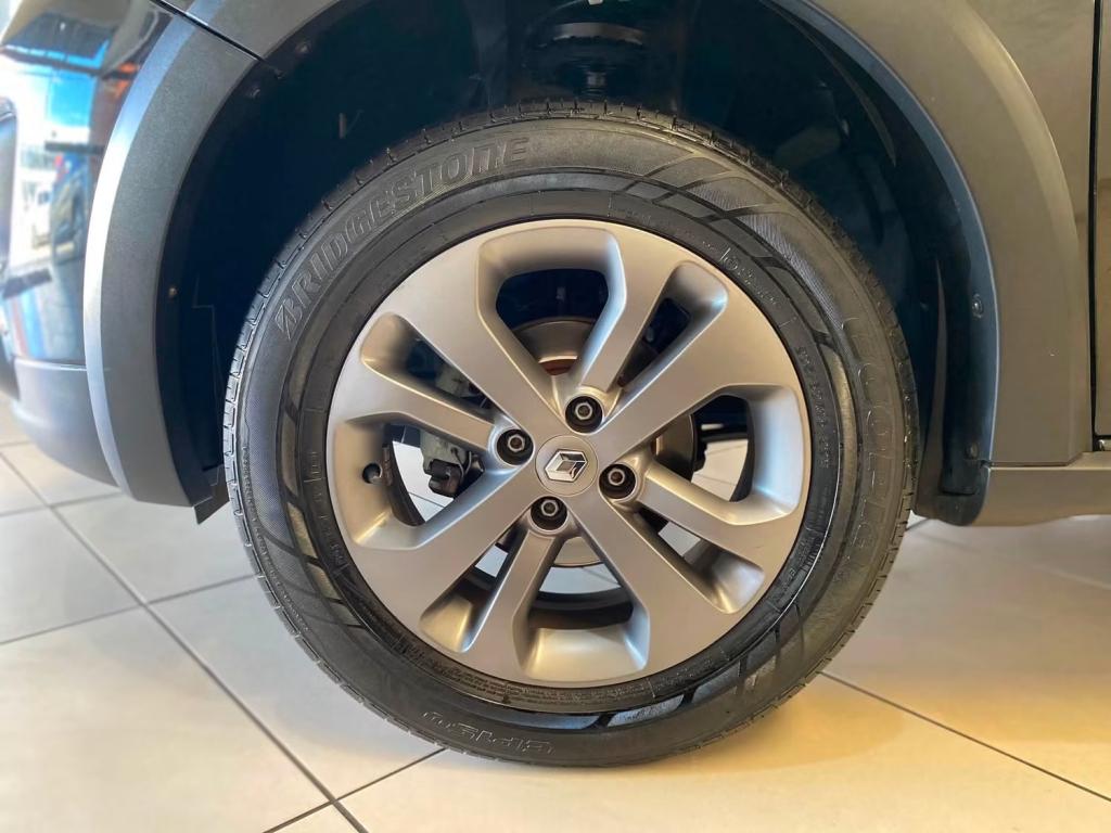 RENAULT Sandero - Foto