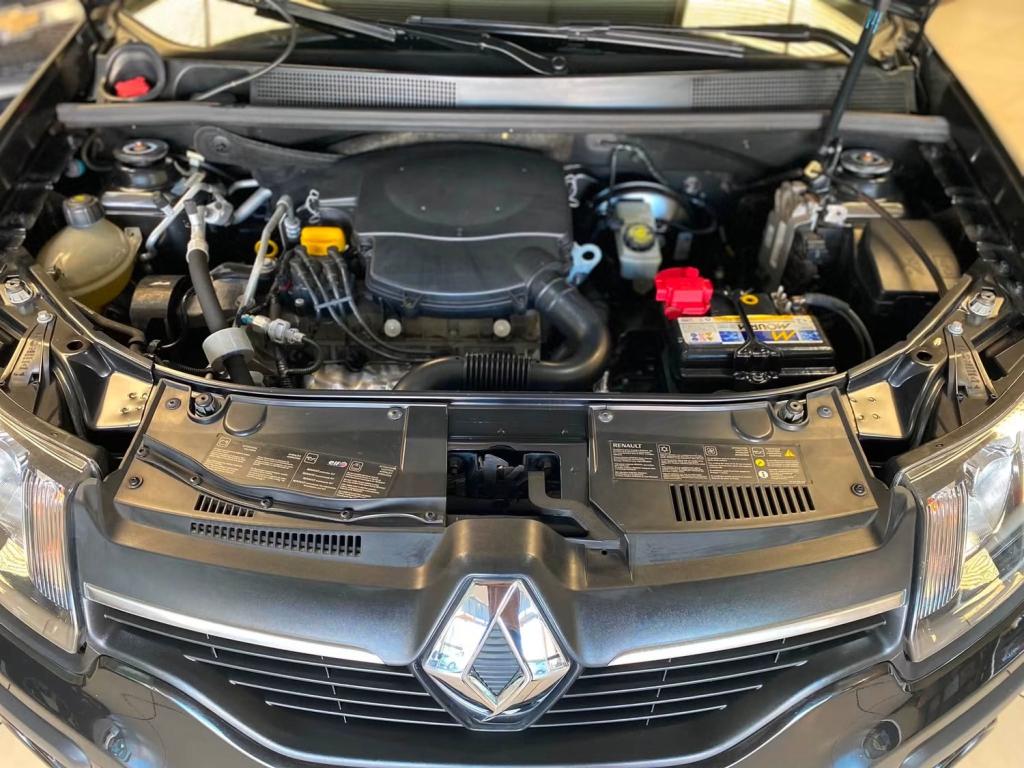RENAULT Sandero - Foto