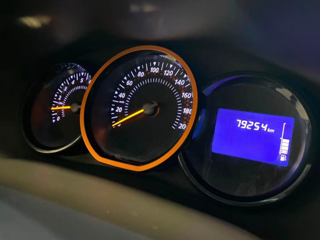RENAULT Sandero - Foto
