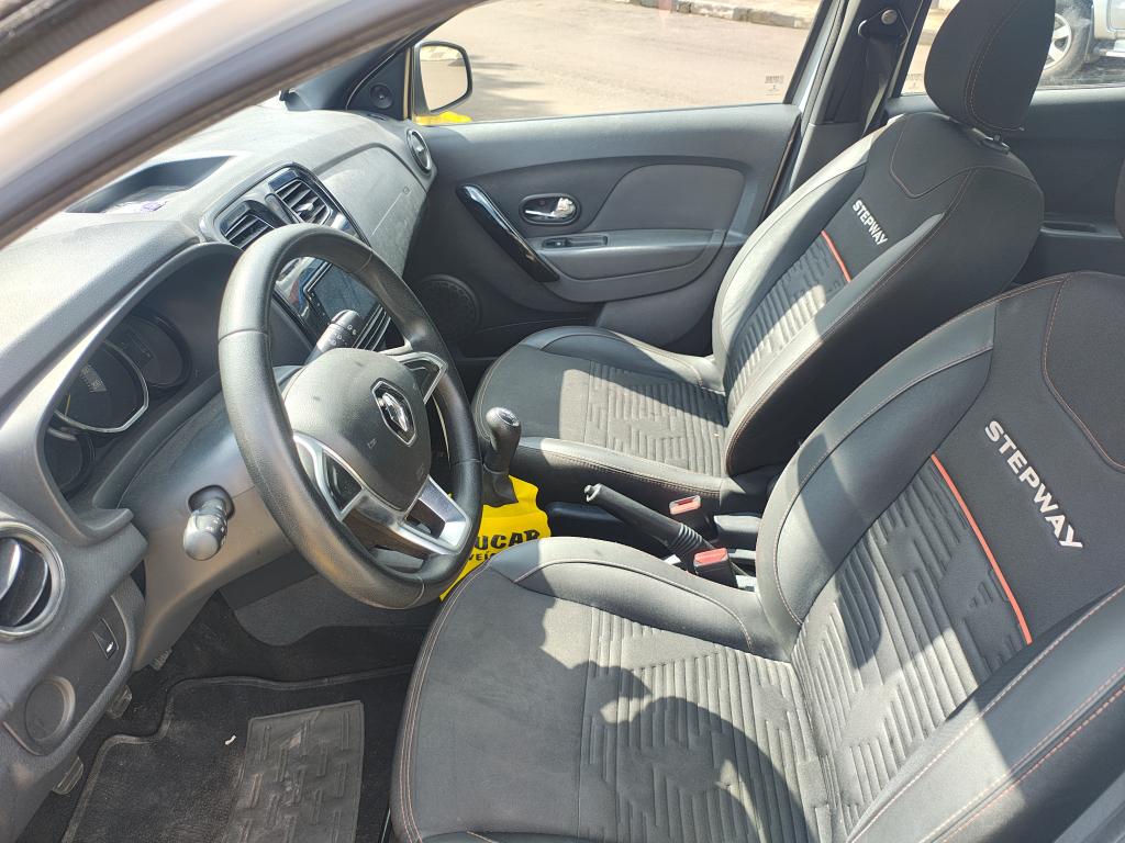 RENAULT Sandero - Foto