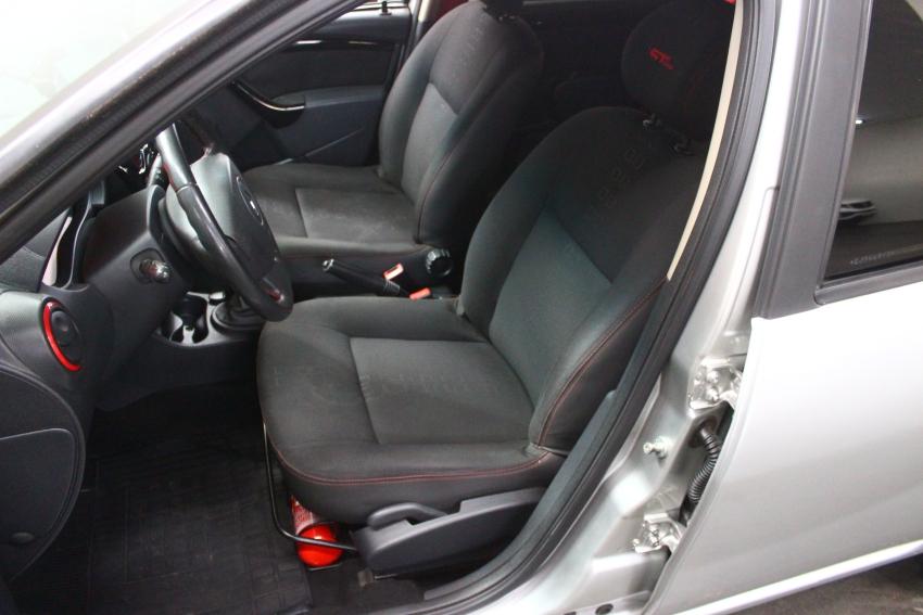 RENAULT Sandero - Foto