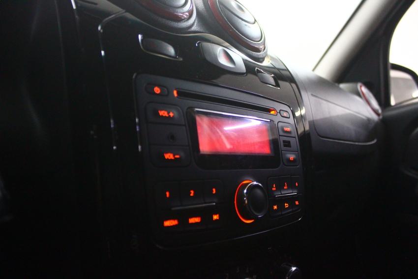 RENAULT Sandero - Foto