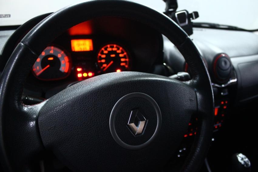 RENAULT Sandero - Foto