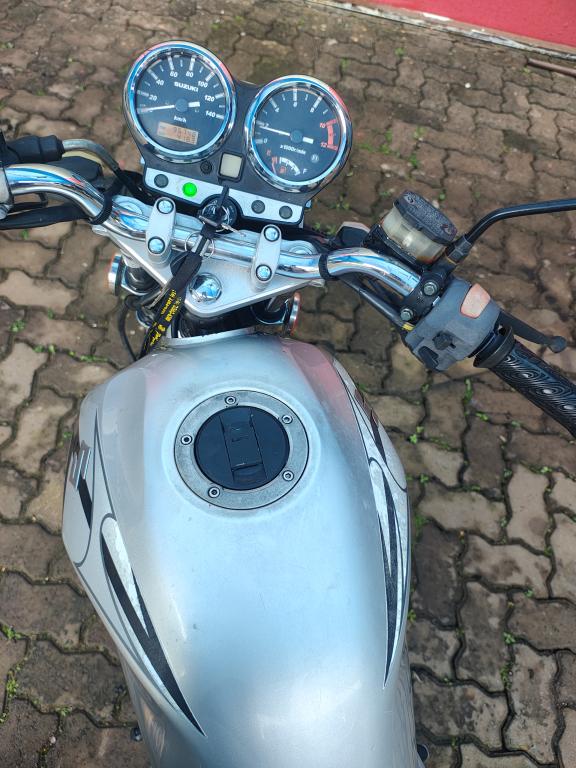 SUZUKI GSR 150 - Foto