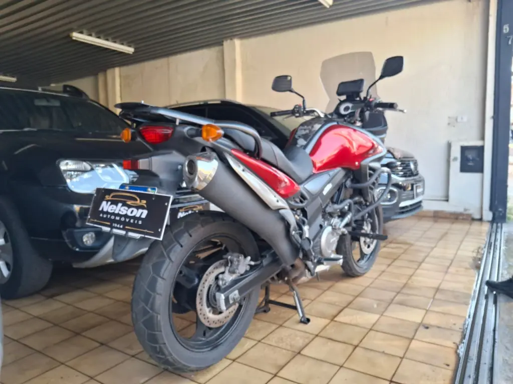 SUZUKI V-Strom DL 650 - Foto