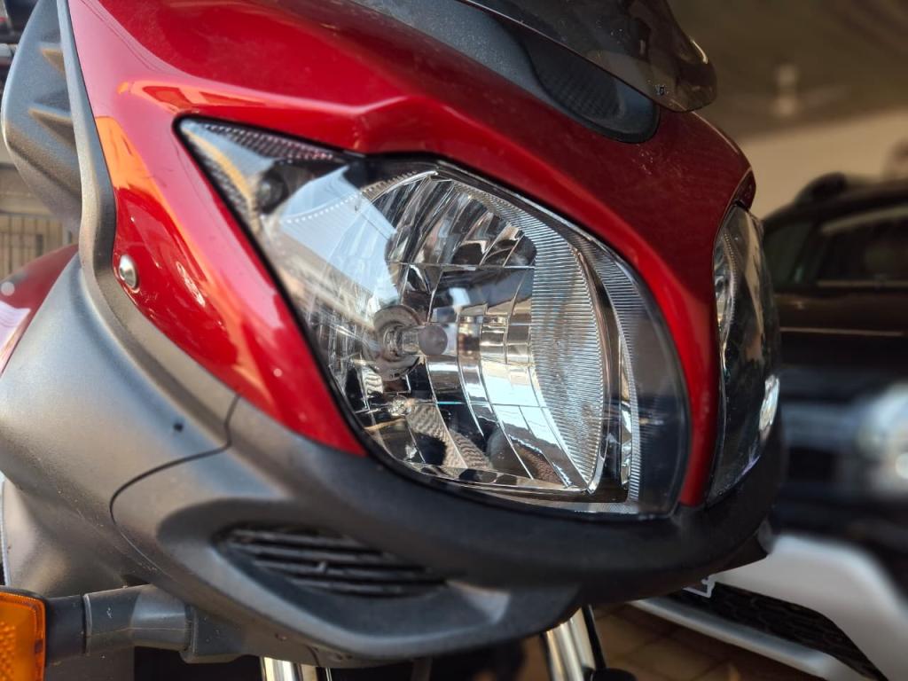 SUZUKI V-Strom DL 650 - Foto