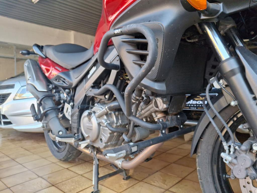 SUZUKI V-Strom DL 650 - Foto