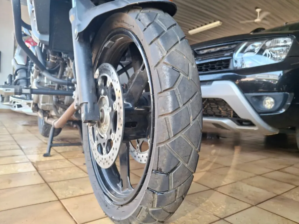 SUZUKI V-Strom DL 650 - Foto