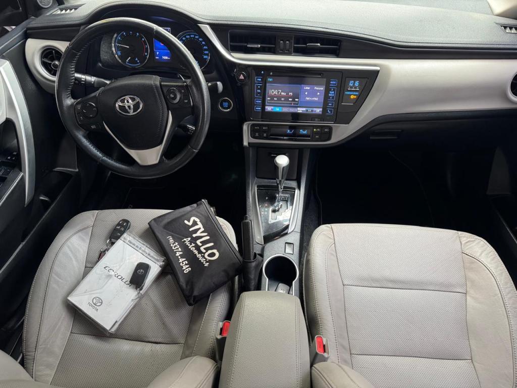 TOYOTA Corolla - Foto