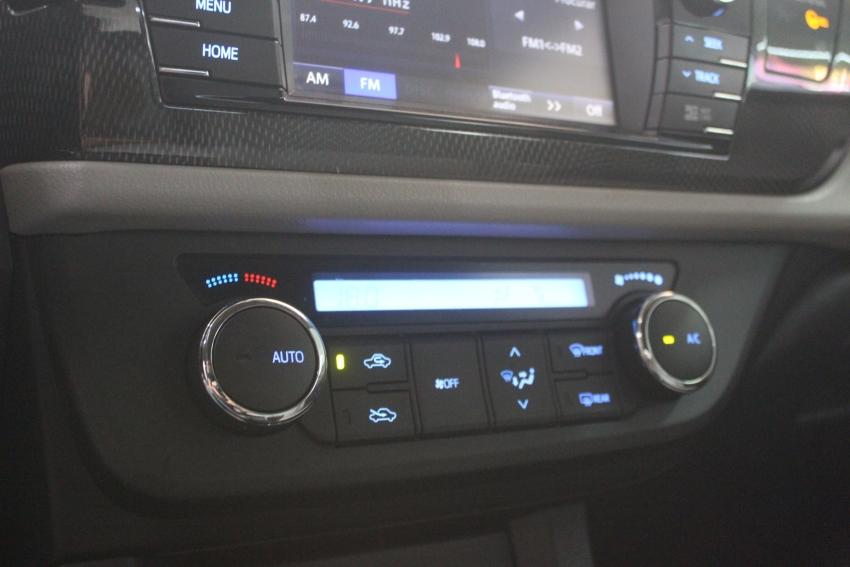 TOYOTA Corolla - Foto