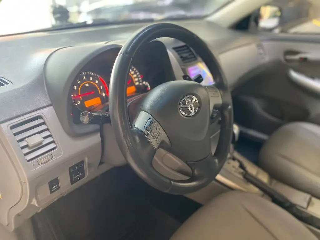 TOYOTA Corolla - Foto