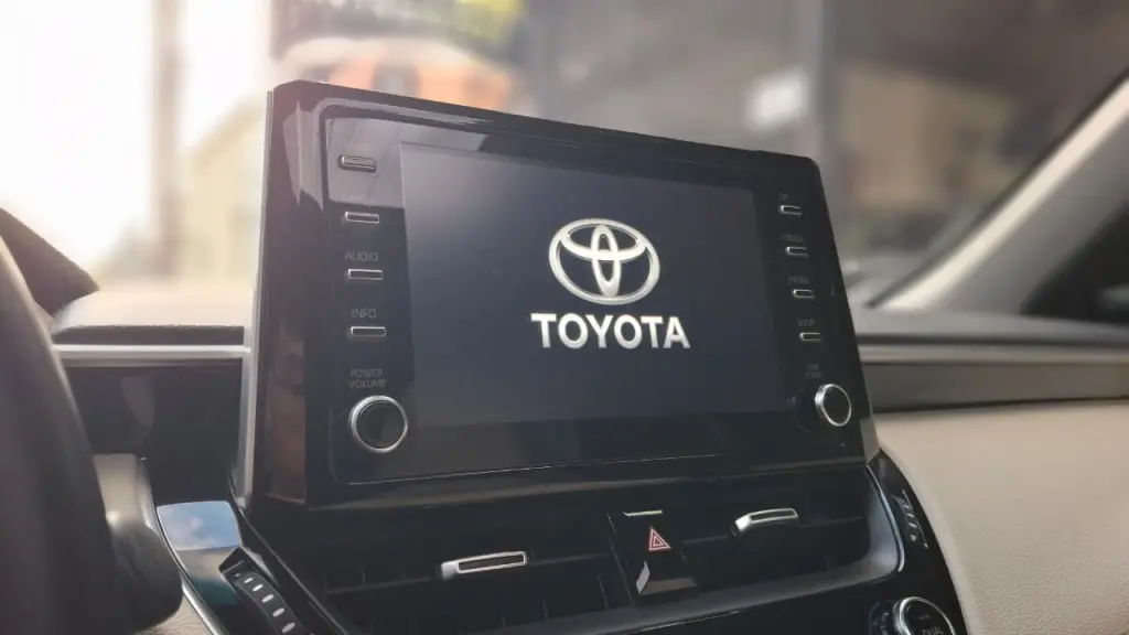 TOYOTA Corolla Cross - Foto