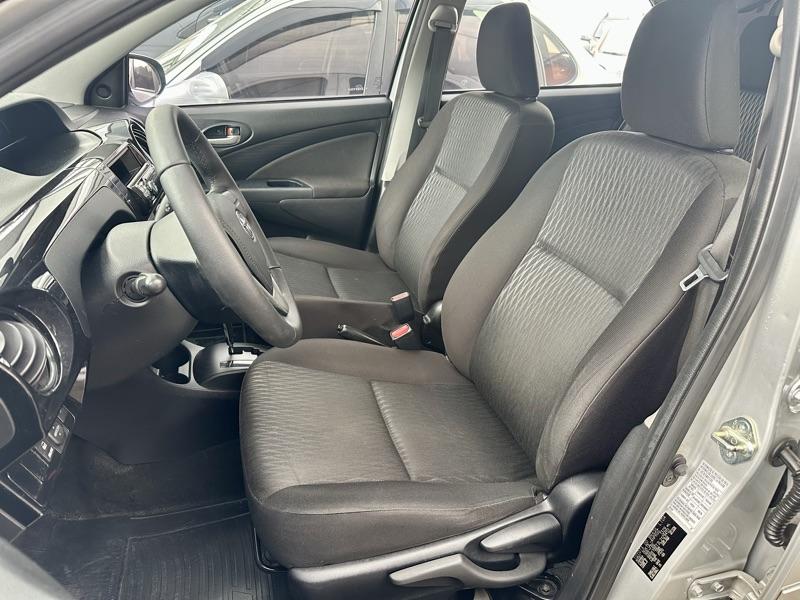 TOYOTA Etios Cross - Foto