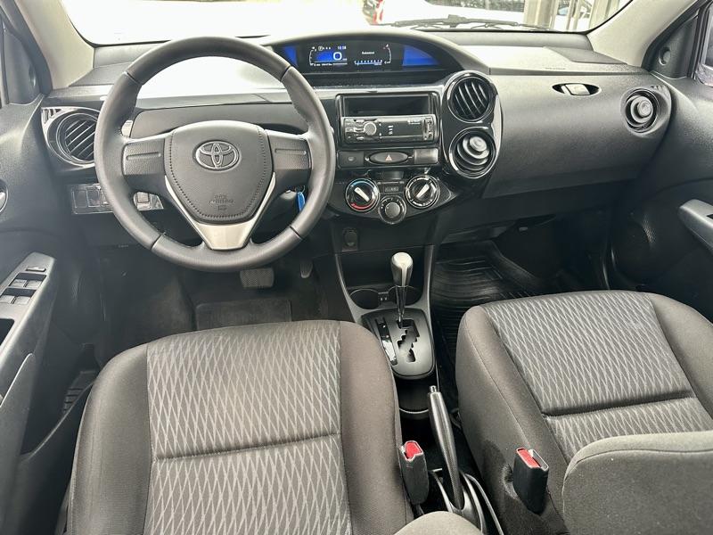 TOYOTA Etios Cross - Foto