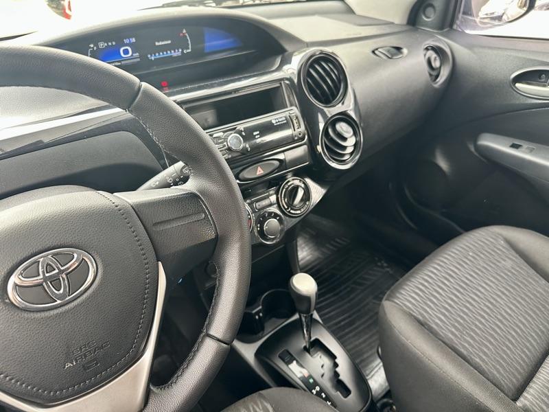 TOYOTA Etios Cross - Foto