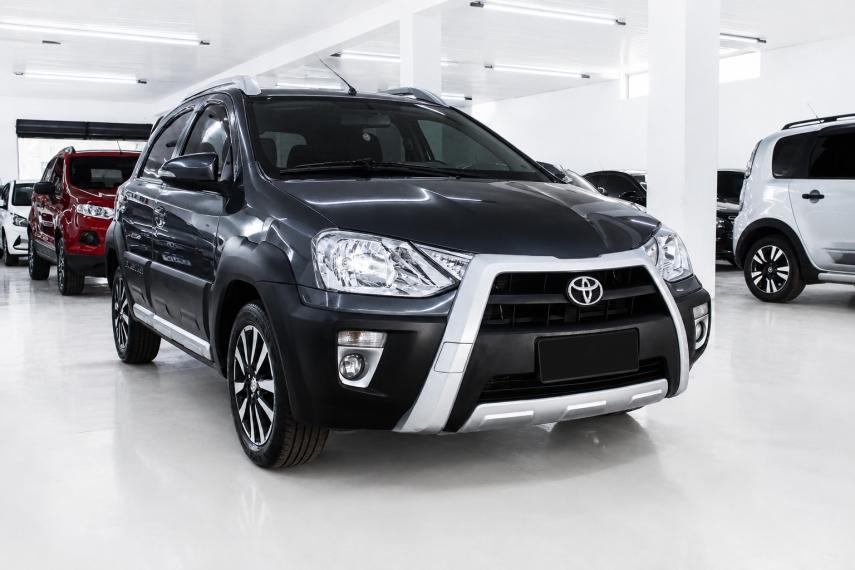 TOYOTA Etios Cross - Foto