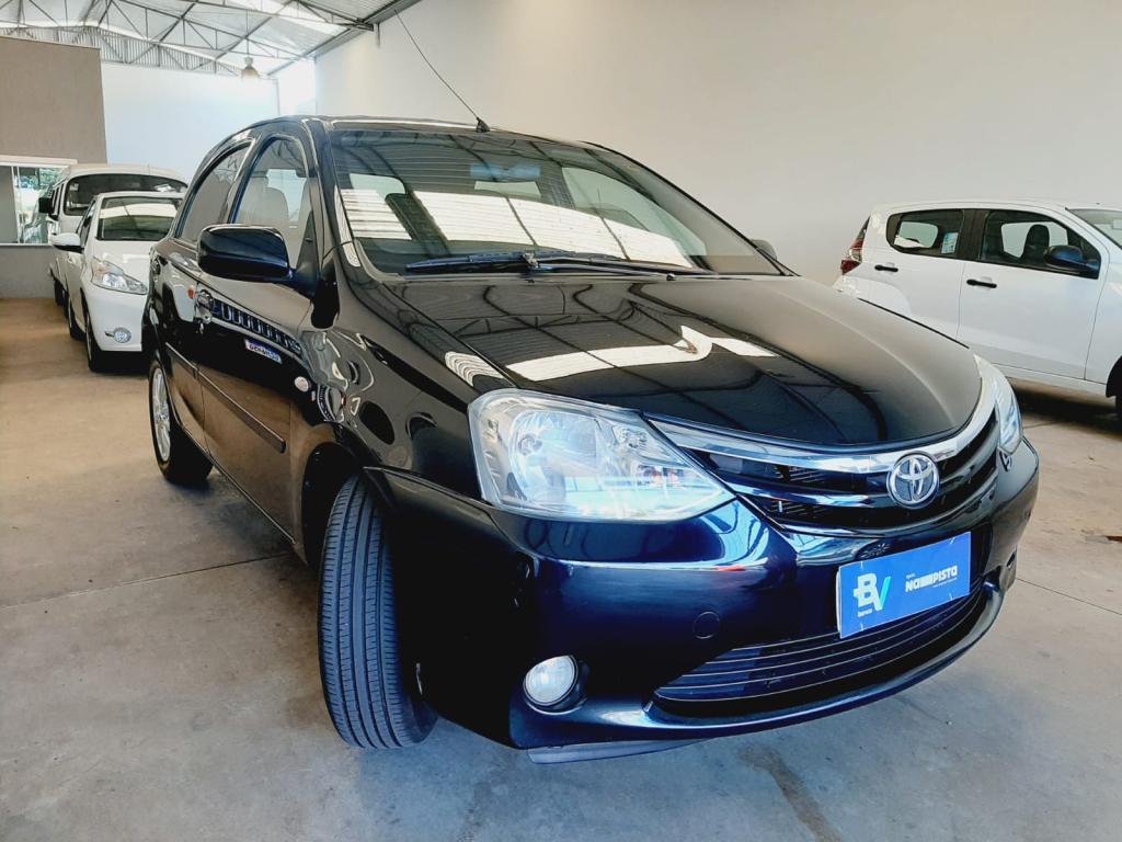 TOYOTA Etios Hatch - Foto