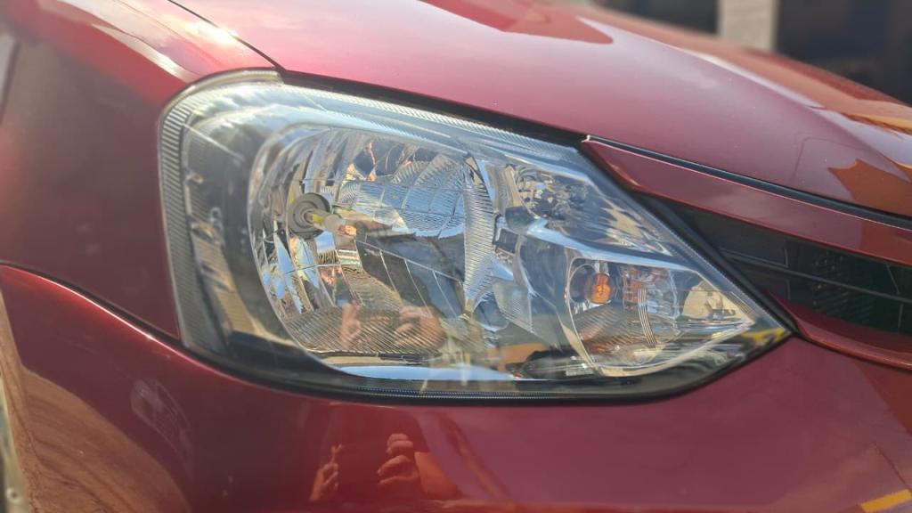 TOYOTA Etios Hatch - Foto