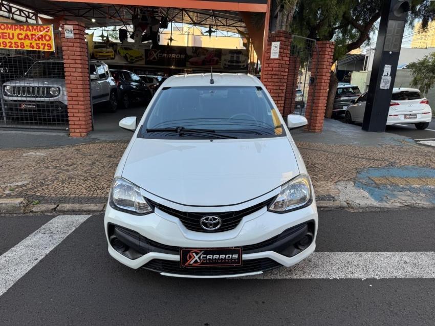 TOYOTA Etios Hatch
