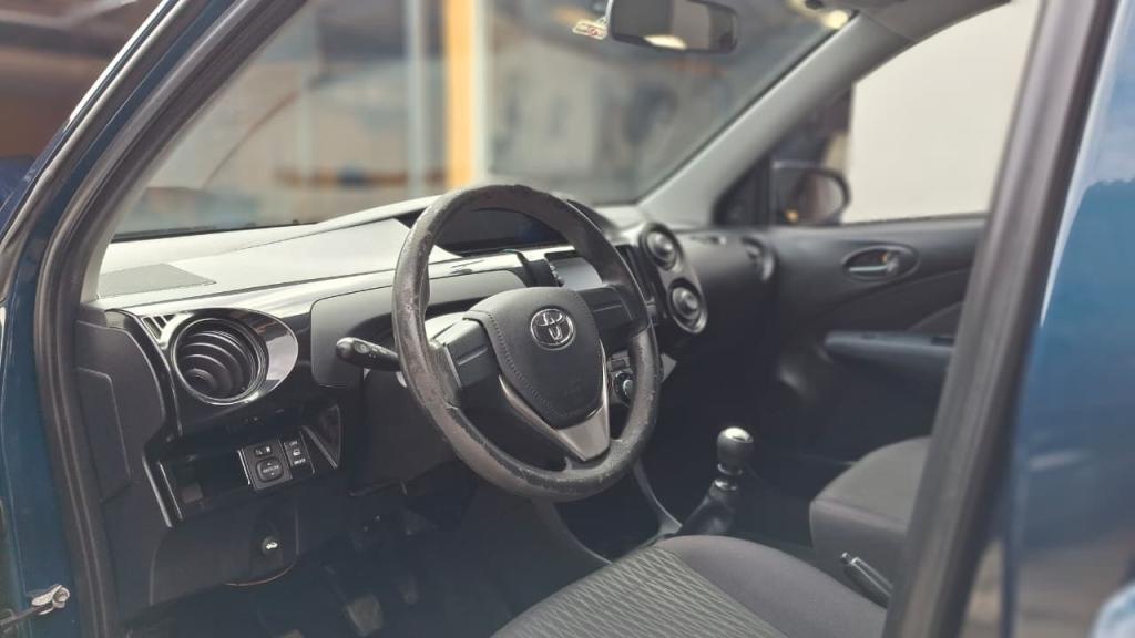 TOYOTA Etios Sedan - Foto