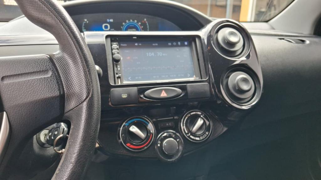 TOYOTA Etios Sedan - Foto