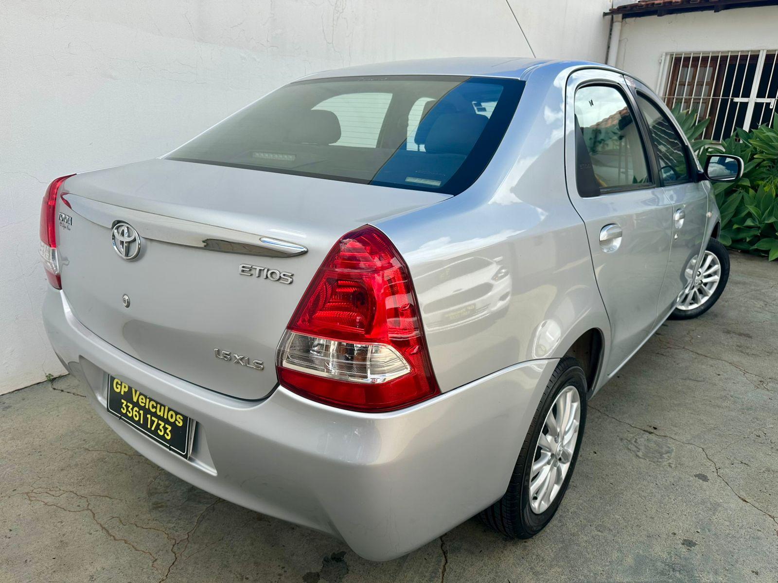 TOYOTA Etios Sedan - Foto