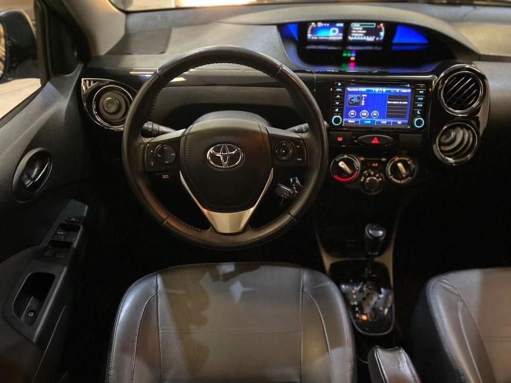 TOYOTA Etios Sedan - Foto