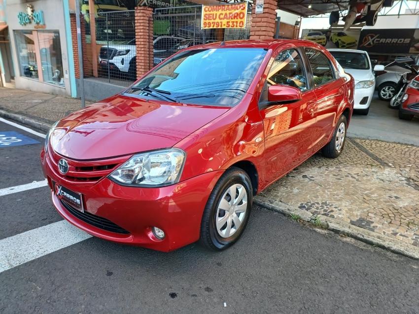TOYOTA Etios Sedan - Foto