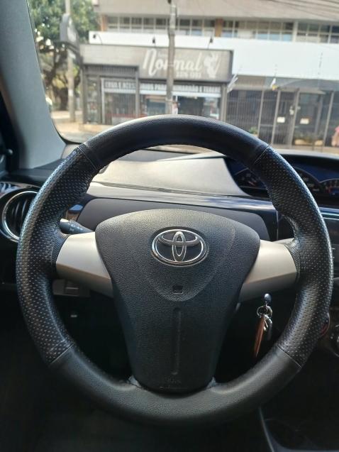TOYOTA Etios Sedan - Foto