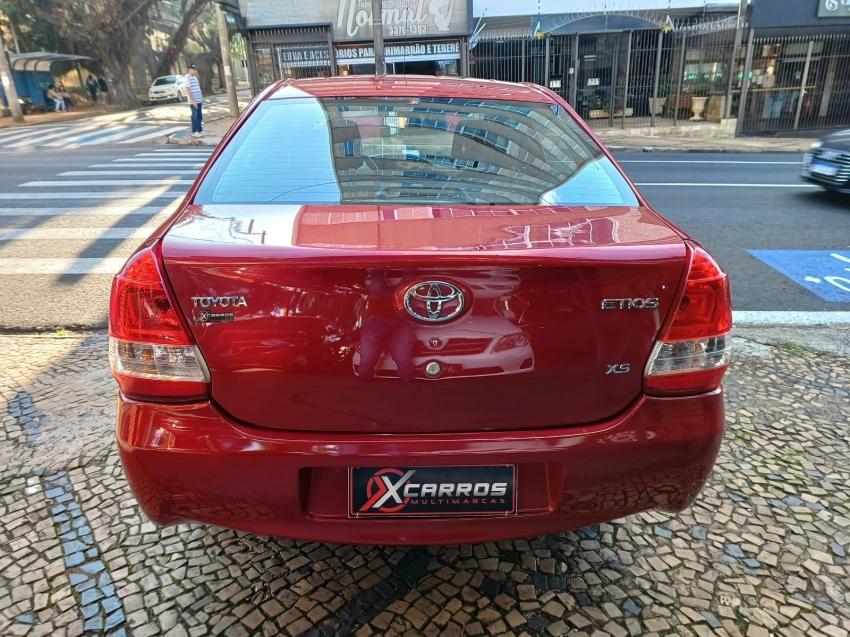 TOYOTA Etios Sedan - Foto