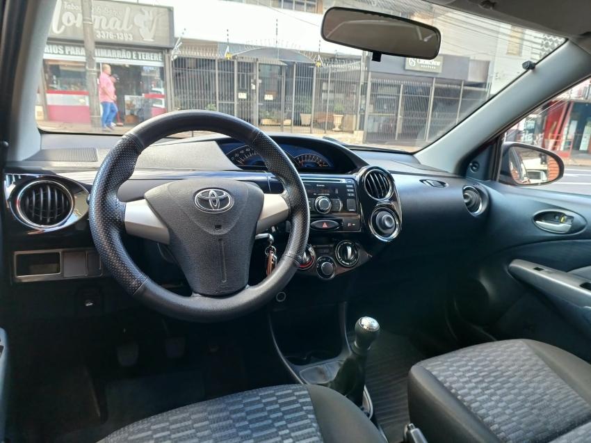 TOYOTA Etios Sedan - Foto