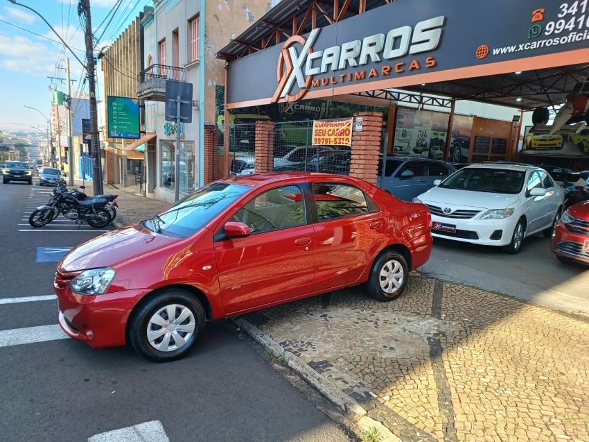 TOYOTA Etios Sedan - Foto