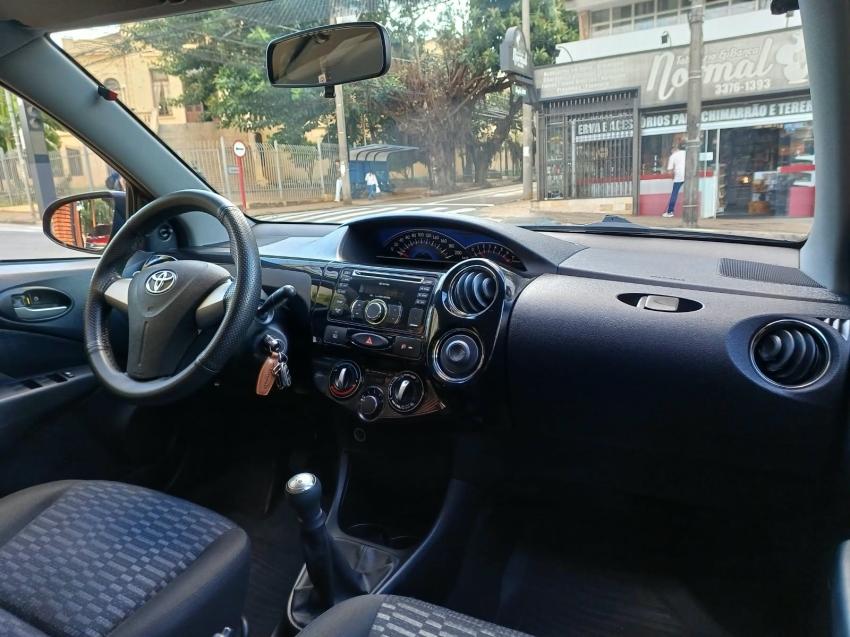 TOYOTA Etios Sedan - Foto