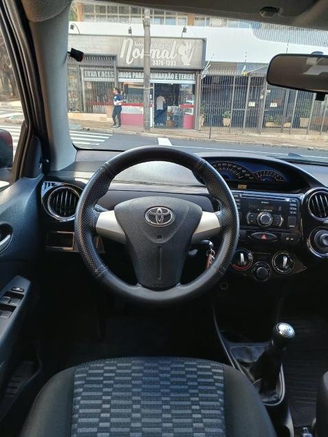 TOYOTA Etios Sedan - Foto