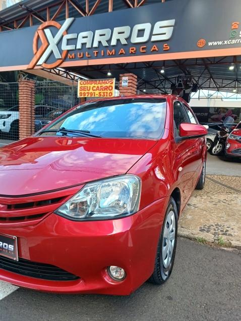 TOYOTA Etios Sedan - Foto