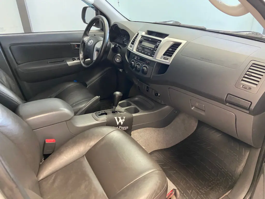 TOYOTA Hilux Caminhonete - Foto