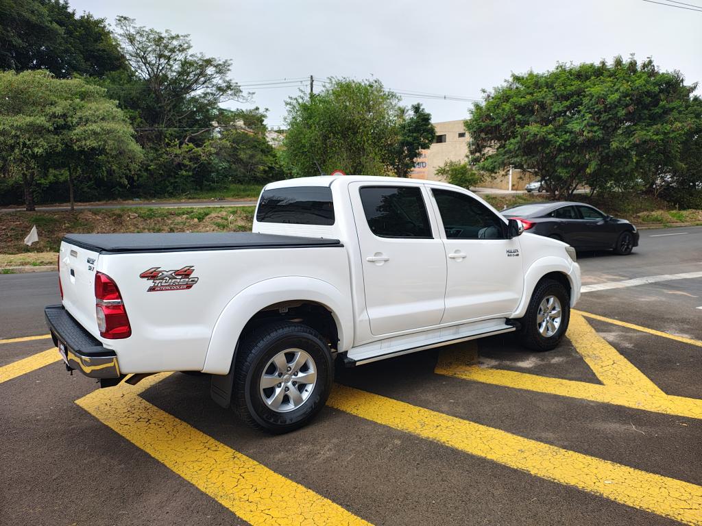 TOYOTA Hilux Caminhonete - Foto