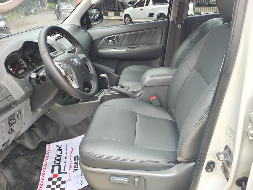 TOYOTA Hilux Caminhonete - Foto