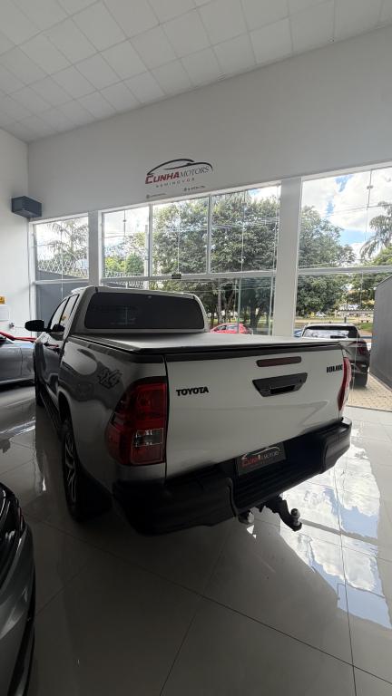 TOYOTA Hilux Caminhonete - Foto