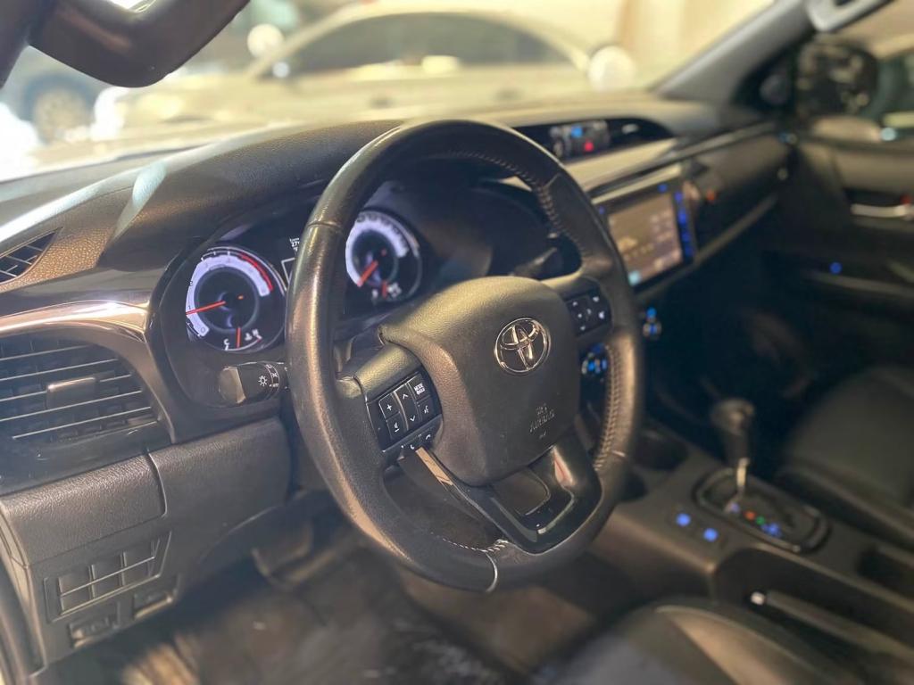 TOYOTA Hilux Caminhonete - Foto