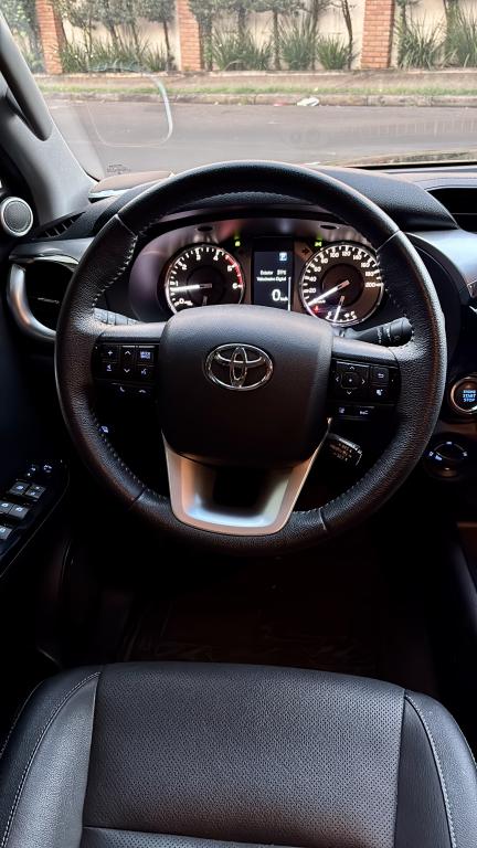 TOYOTA Hilux Caminhonete - Foto