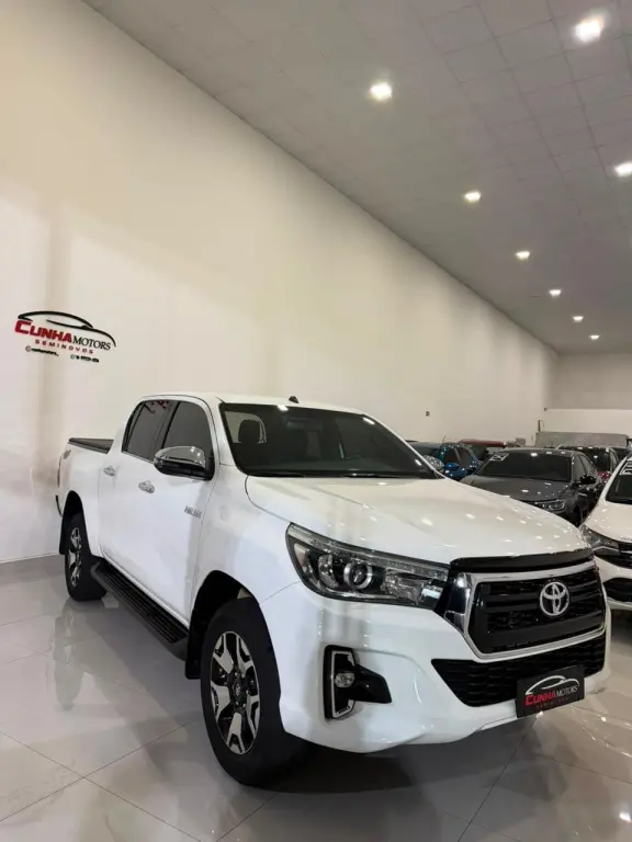 TOYOTA Hilux Caminhonete - Foto