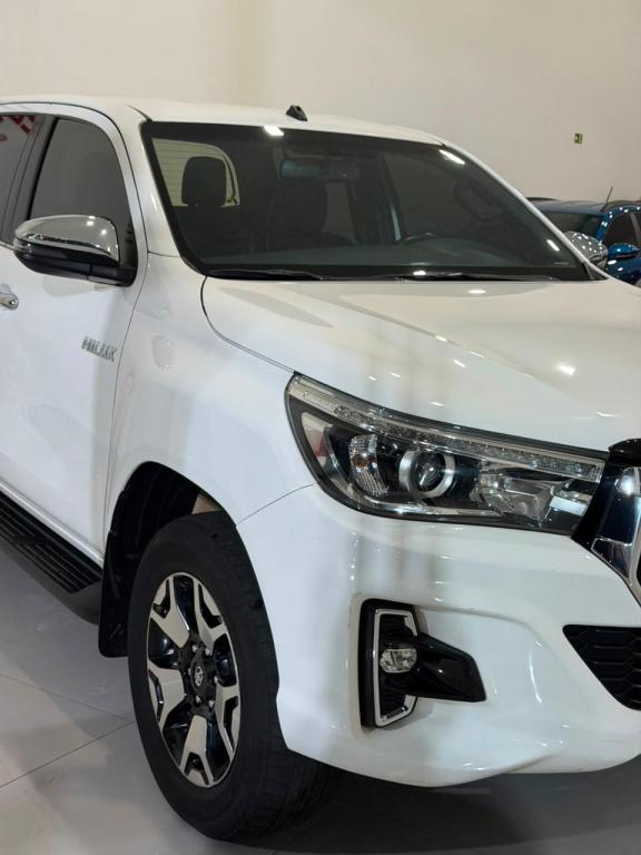 TOYOTA Hilux Caminhonete - Foto